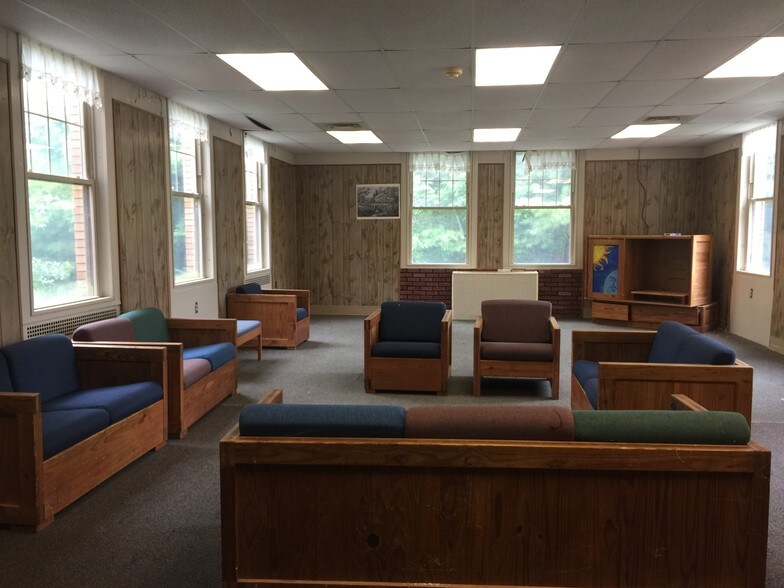 More Photos Of 520 Ruah St, Blossburg Medical For Sale