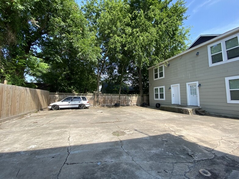 More Photos Of 5331 Bell St, Houston Apartments For Sale