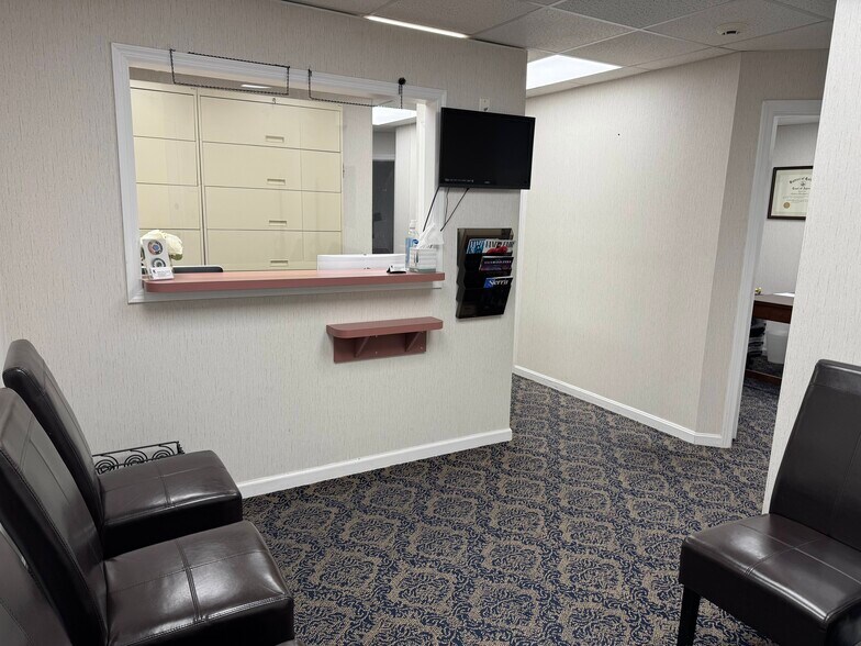 More Photos Of 6 Auer Ct, East Brunswick Office For Sale