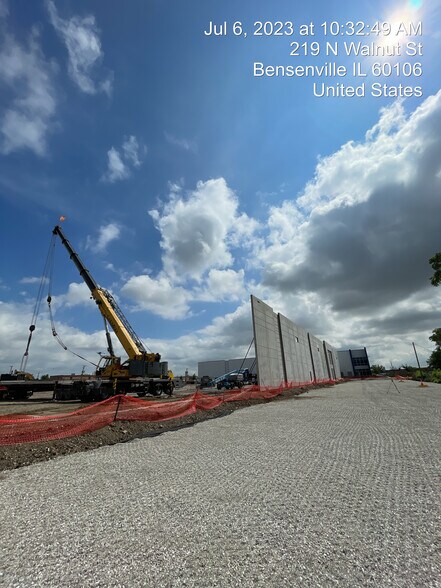 More Photos Of 220 N York Rd, Bensenville Distribution For Lease