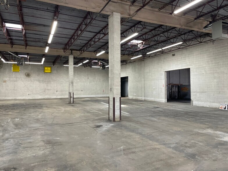 More Photos Of 7925-7929 Parston Dr, District Heights Warehouse For Sale