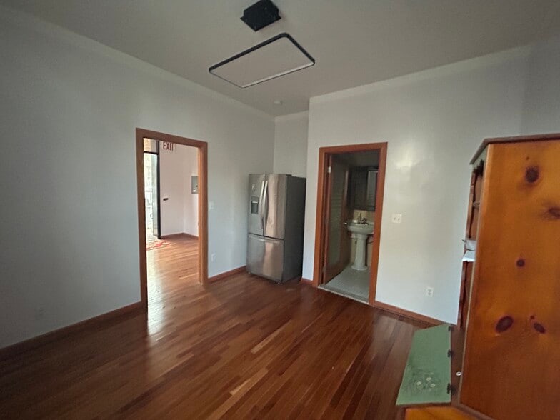 More Photos Of 590 Onderdonk Ave, Ridgewood Storefront Retail Residential For Lease