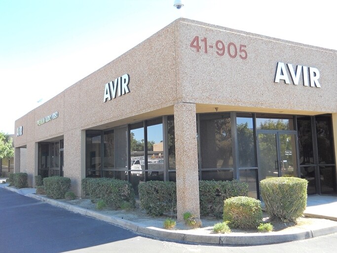 Primary Photo Of 41-905 Boardwalk, Palm Desert Showroom For Lease