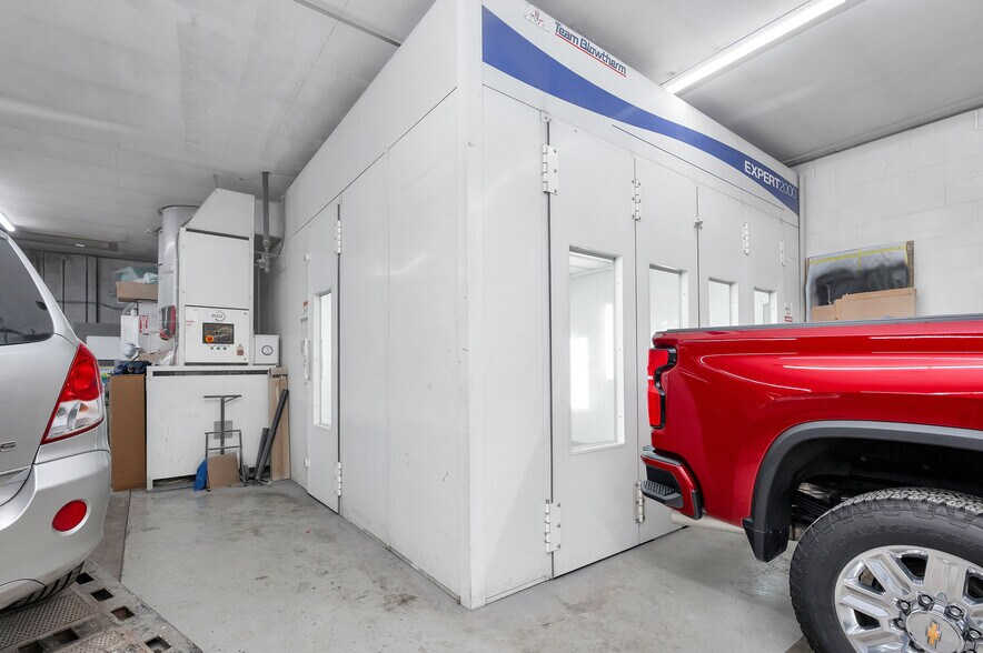 More Photos Of 186 Perry Hwy, Pittsburgh Auto Dealership For Sale