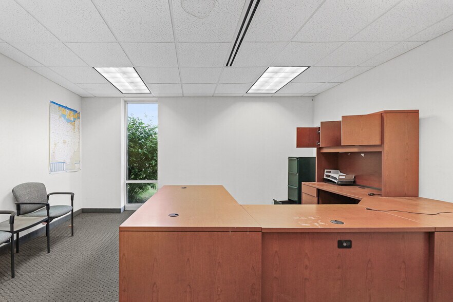 More Photos Of 37401 Stevens Blvd, Willoughby Flex For Lease