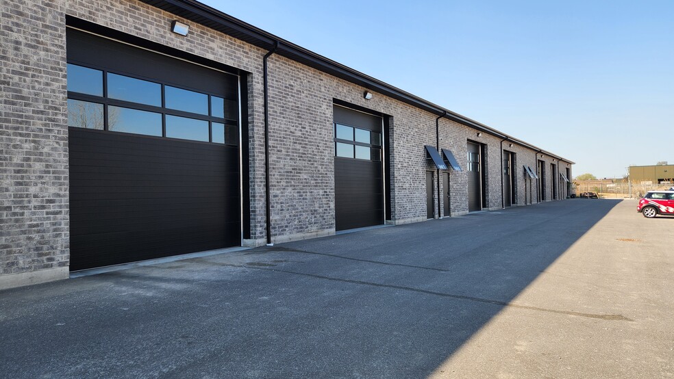 More Photos Of 2110 Fasan Dr, Tecumseh Flex For Lease