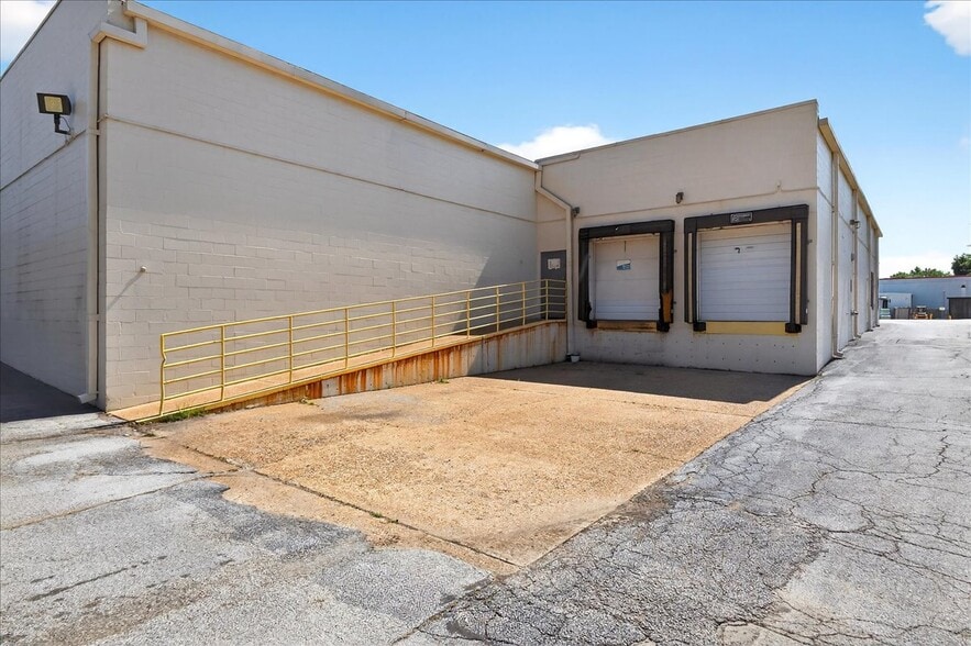 More Photos Of 4634-4639 Gravois Rd, House Spgs, House Springs Supermarket For Lease