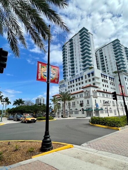 More Photos Of 1926 Hollywood Blvd, Hollywood Office For Lease