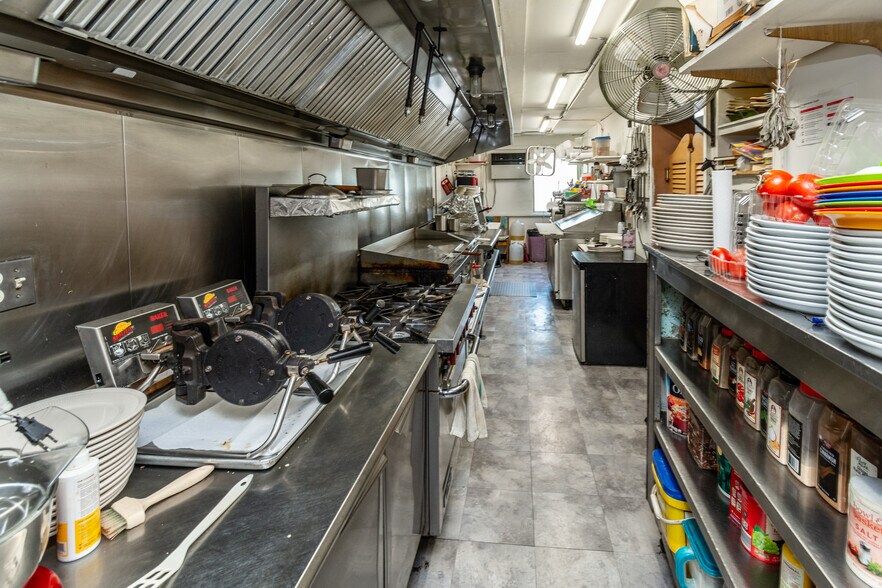 More Photos Of 36 John Ringo Rd, Ringoes Restaurant For Sale