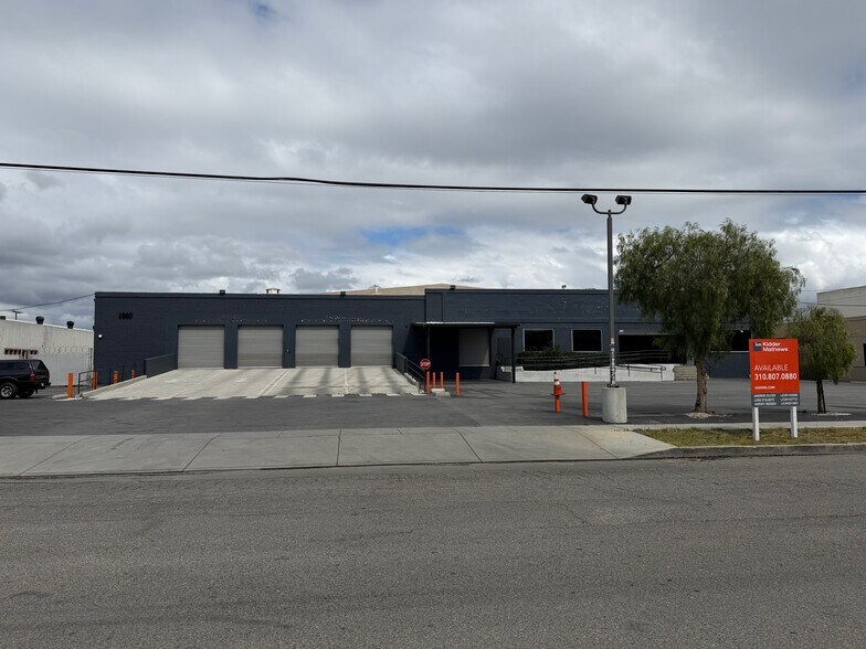 Primary Photo Of 9000 Bellanca Ave, Los Angeles Manufacturing For Sale