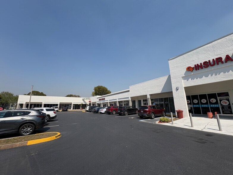 More Photos Of 7118-7170 N Nob Hill Rd, Tamarac General Retail For Lease