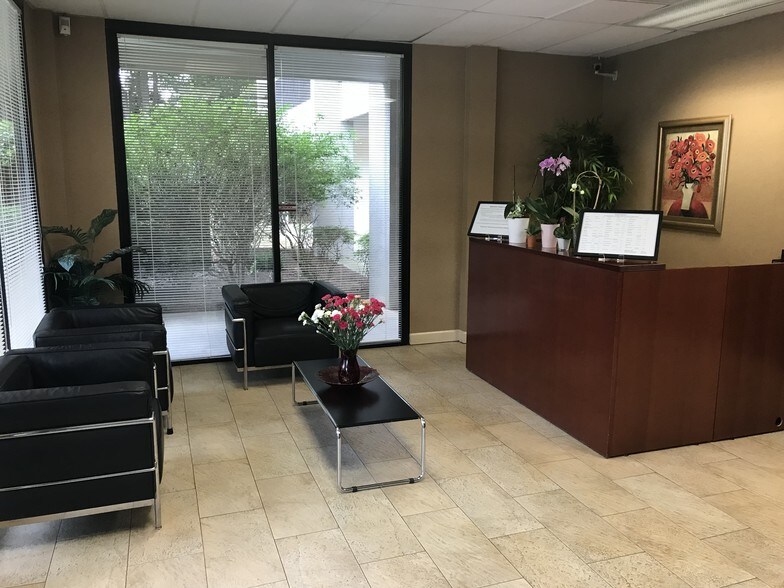 More Photos Of 5825 Glenridge Dr NE, Sandy Springs Unknown For Lease