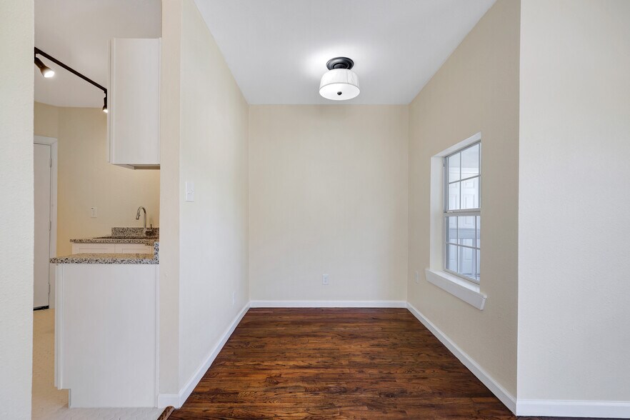 More Photos Of 834 W Russell Pl, San Antonio Apartments For Sale