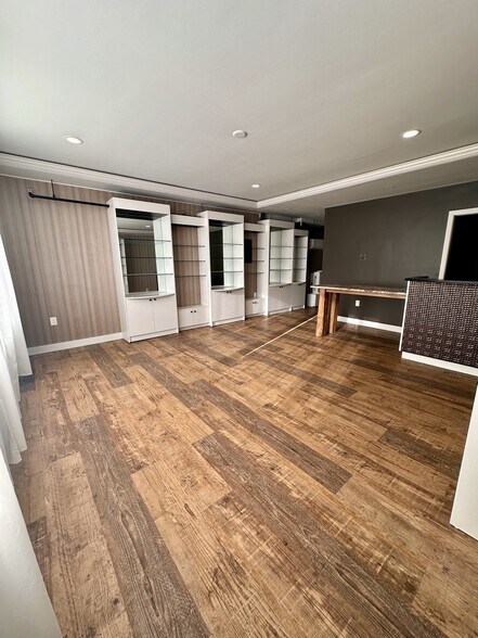 More Photos Of 725 Lafayette Rd, Hampton Storefront Retail Office For Lease