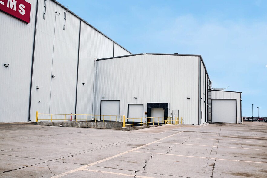 More Photos Of 200 Industrial Blvd, Elgin Manufacturing For Sale