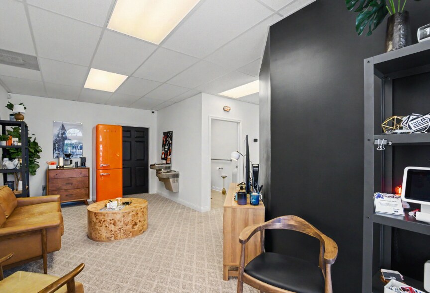 More Photos Of 139 W Ellis Rd, Griffin Loft Creative Space For Sale