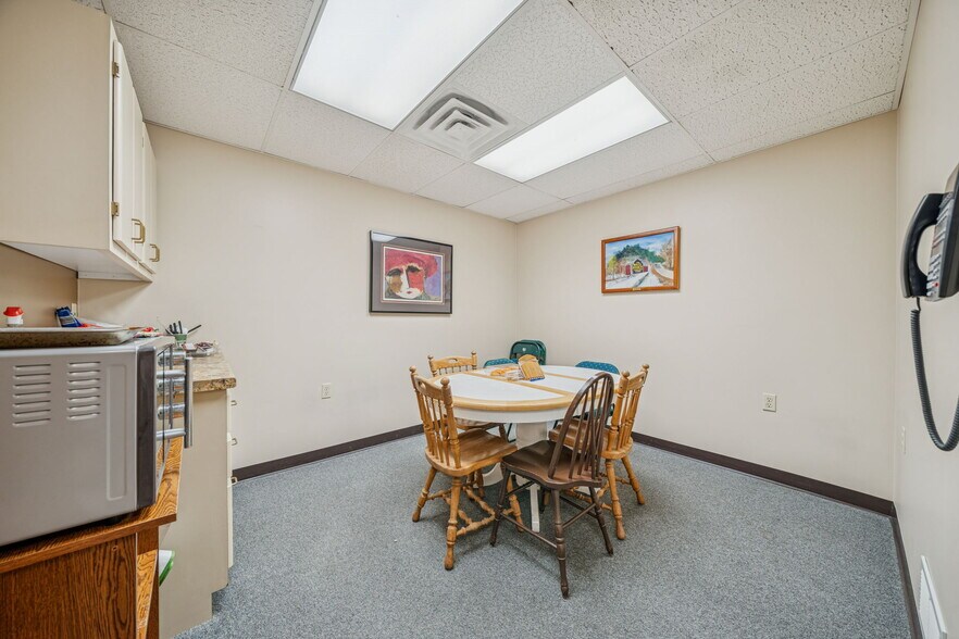 More Photos Of 985 Penn St, Brackenridge Medical For Sale