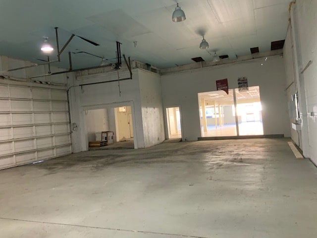 More Photos Of 110-112 W Market St, Newport Freestanding For Lease