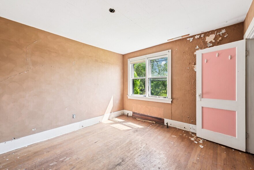 More Photos Of 920 Washington Rd, Washington Office For Sale