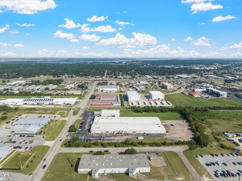 More Photos Of 624 Texas Central Pky, Waco Warehouse For Sale