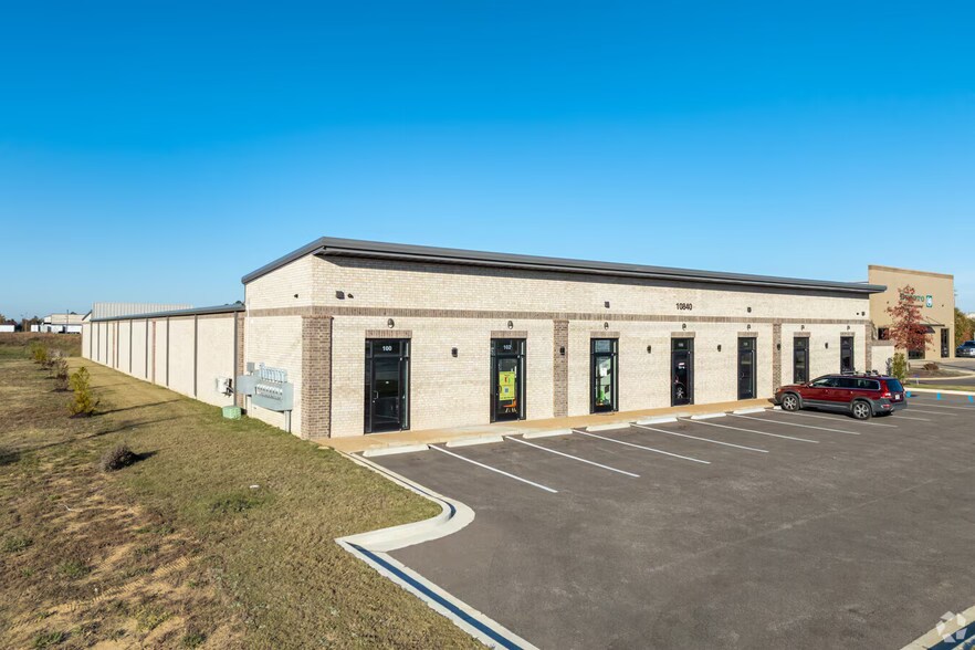 More Photos Of 8101 Hacks Cross Rd, Olive Branch Unknown For Lease