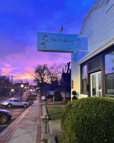 More Photos Of 11615 Main St, Louisville Freestanding For Sale