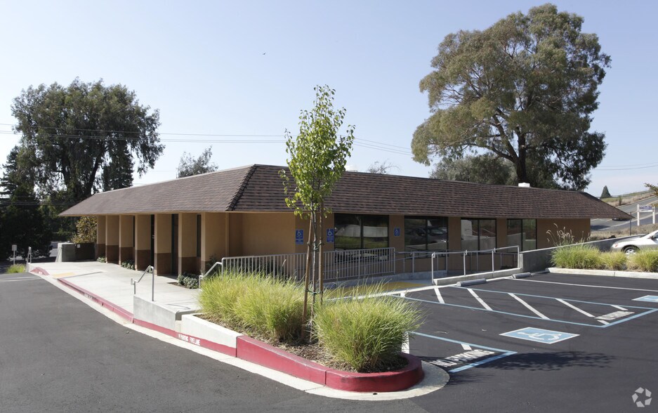 More Photos Of 150 Admiral Callaghan Ln, Vallejo Medical For Lease