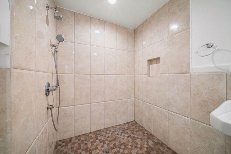 More Photos Of 549 E Ada Ave, Glendora Congregate Senior Housing For Sale