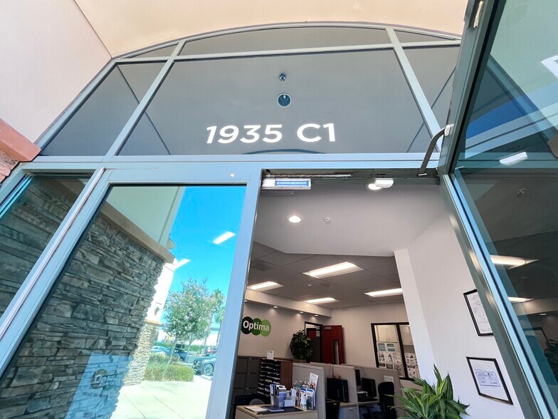 More Photos Of 1935 Chicago Ave, Riverside Office For Sale
