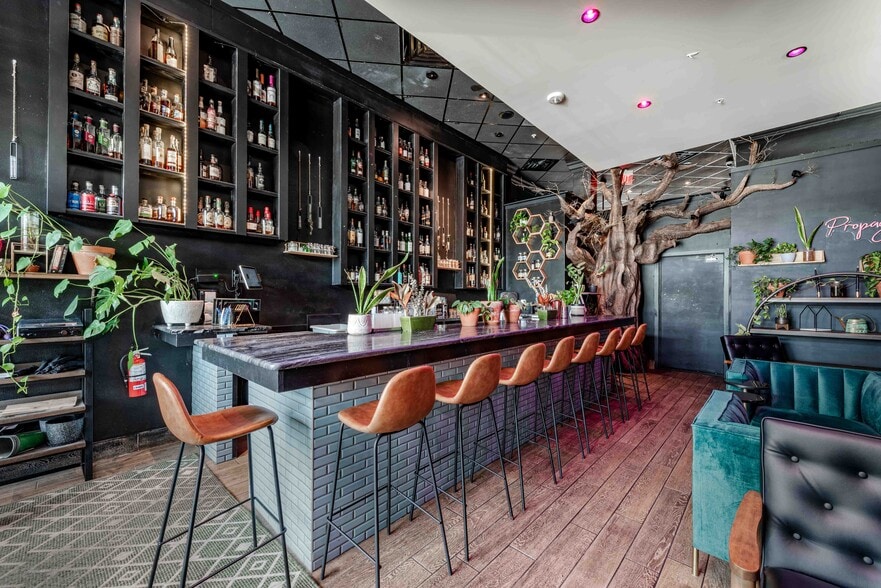 More Photos Of 4757 The Grove Dr, Windermere Storefront Retail Office For Sale