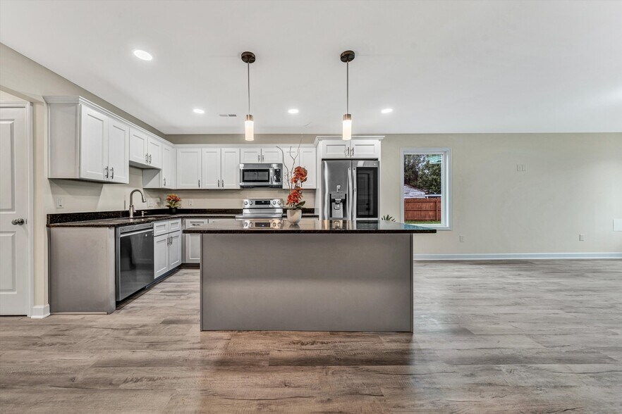 More Photos Of 130-140 W Calhoun St, Salem Apartments For Sale