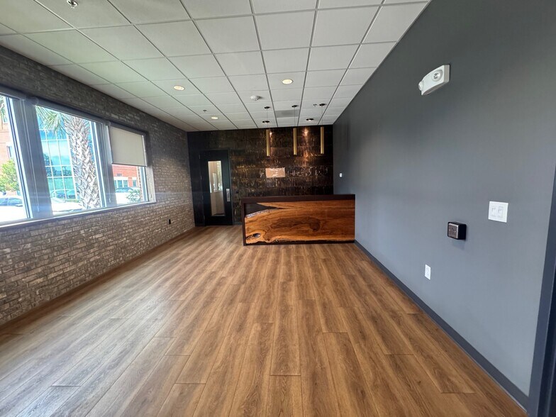 More Photos Of 6751 Parker Farm Dr, Wilmington Office For Lease