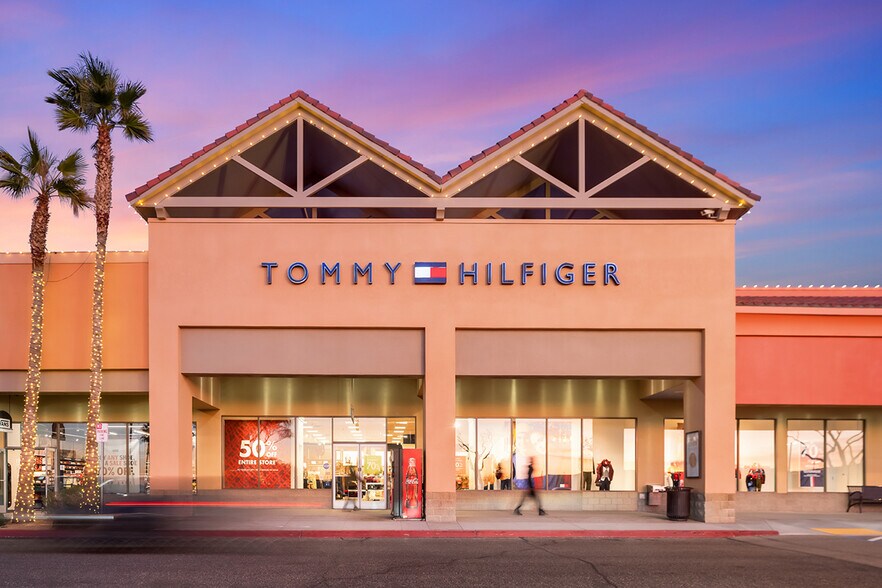 More Photos Of 2796 Tanger Way, Barstow General Retail For Sale