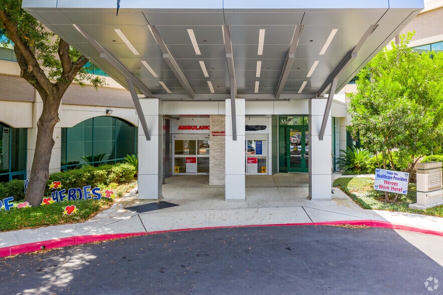 More Photos Of 9150 Huebner Rd, San Antonio Medical For Lease