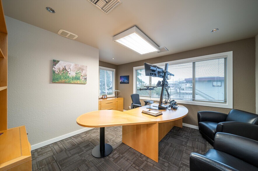 More Photos Of 1400 Broadway, Bellingham Office For Lease