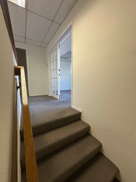 More Photos Of 711 W 17th St, Costa Mesa Warehouse For Sale