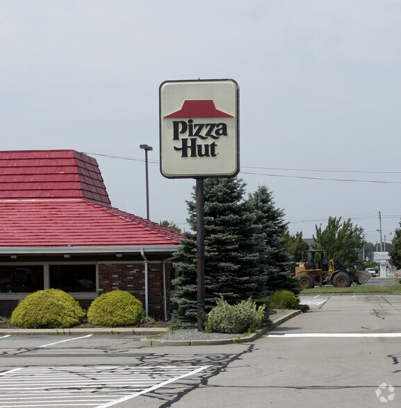 More Photos Of 1-42 Fairhaven Commons Way, Fairhaven Unknown For Lease