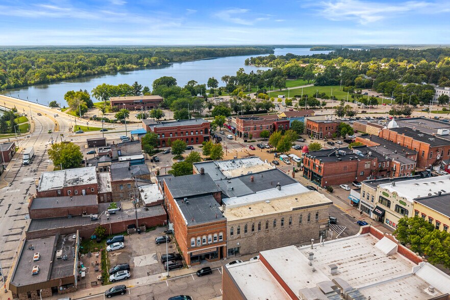 More Photos Of 927 Main St, Stevens Point Storefront Retail Residential For Sale