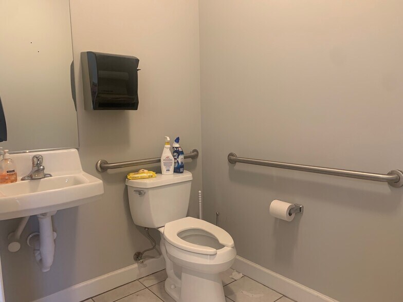 More Photos Of 138 Canal St, Pooler Office For Lease