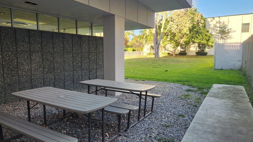 More Photos Of 980 James St, Syracuse Medical For Lease