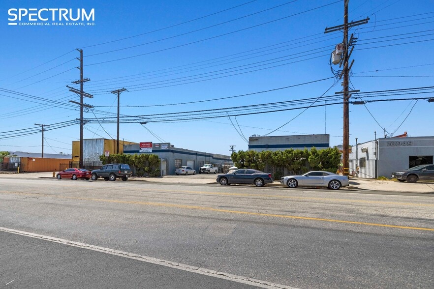 More Photos Of 10035-10043 Canoga Ave, Chatsworth Warehouse For Sale
