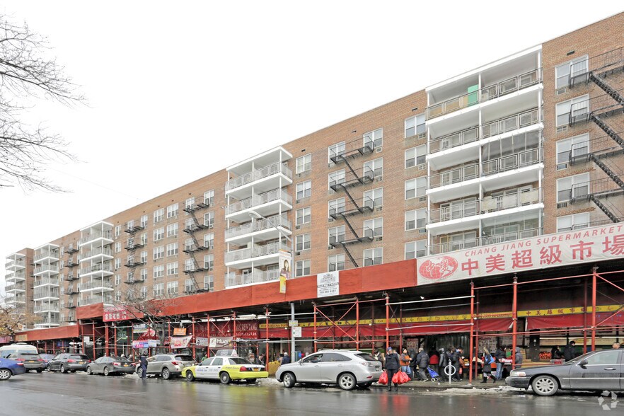 More Photos Of 41-25 KISSENA Blvd, Flushing Apartments For Lease