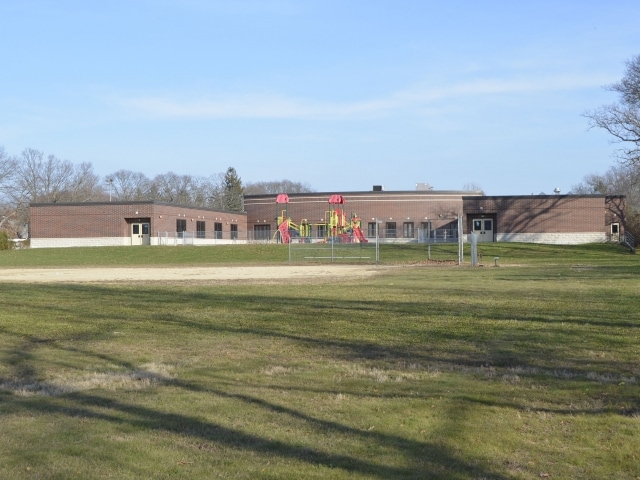 More Photos Of 350 Higbie Ln, West Islip Office For Lease