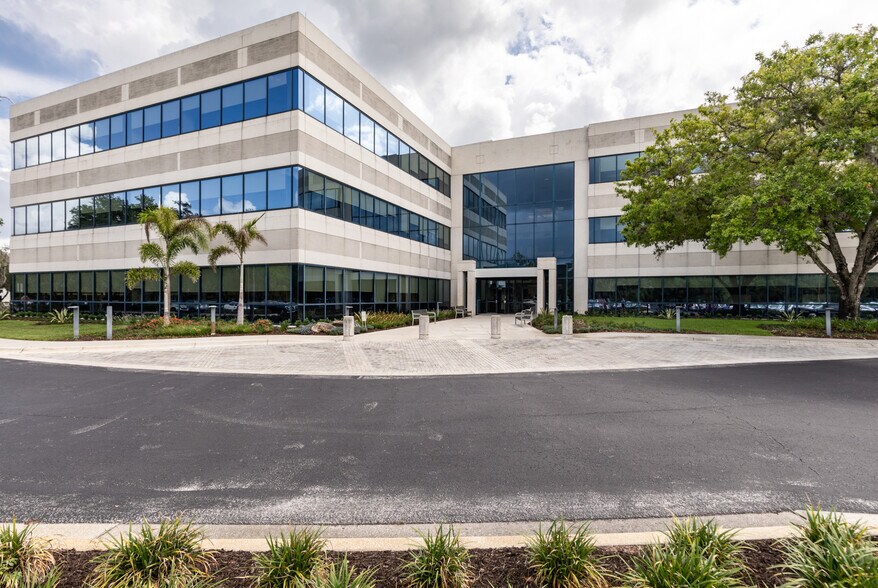More Photos Of 8800 Grand Oak Cir, Tampa Unknown For Lease