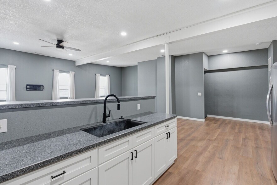 More Photos Of 302 N Main St, Newton Office Residential For Sale