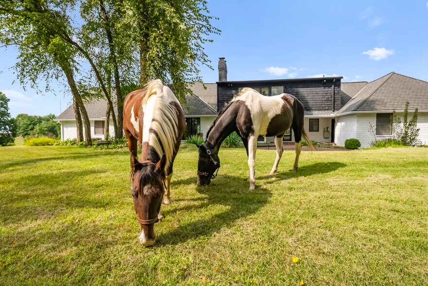 More Photos Of 1901 Moffet Rd, Saint Joseph Specialty For Sale