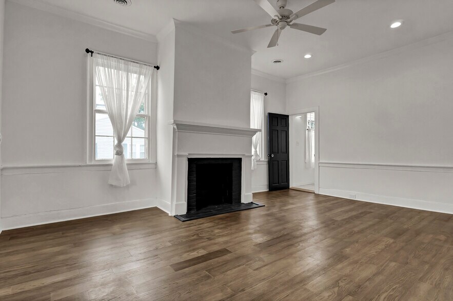 More Photos Of 12 N 5th Ave, Wilmington Office Residential For Sale