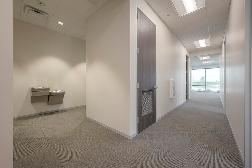 More Photos Of 13930 Journey Rd, Houston Warehouse For Sale
