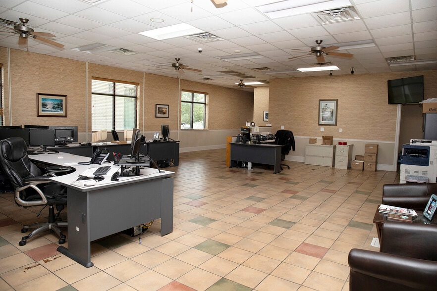 More Photos Of 204 S Main St, Federalsburg Storefront Retail Office For Sale