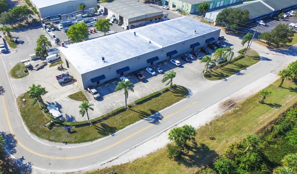 More Photos Of 3520 Consumer St, West Palm Beach Warehouse For Lease